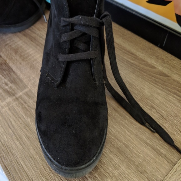 Fun, Comfy Universal Thread Booties - Picture 4 of 6